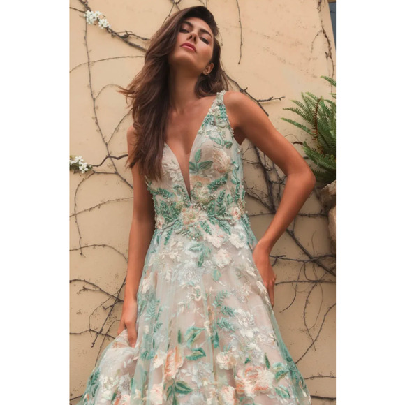 Mac Duggal Floral Embroidered Gown Size 4 NWT Beaded Mesh Formal Dress 79329 - Picture 3 of 11